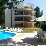 Club Topaz Aparthotel Neptun