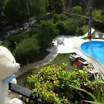 Club Topaz Aparthotel 4*
