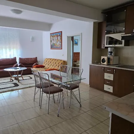 Club Topaz Apartmanhotel