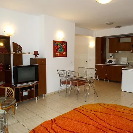 Aparthotel Club Topaz 4*