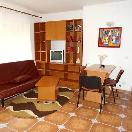 Club Topaz 2* Нептун
