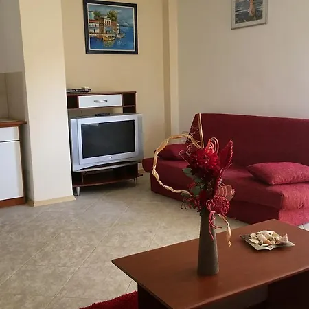 Апарт-отель Club Topaz Нептун