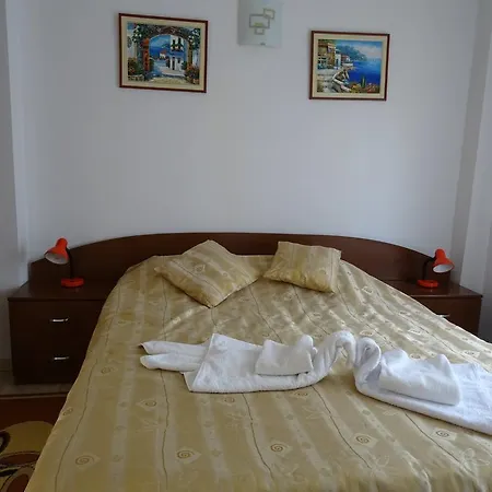 Апарт-отель Club Topaz 4*