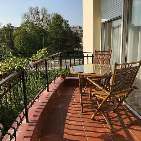 Club Topaz Aparthotel 4*